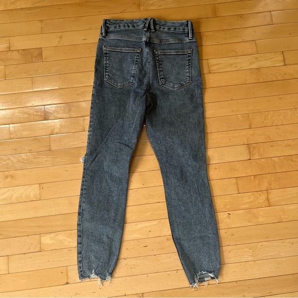 Good American Skinny Jeans High Waist Raw Hem Denim Size 6 / 28 Distressed - Picture 6 of 9